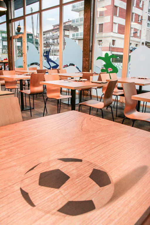 Mundaka Hostel & Sports Cafe Екстериор снимка