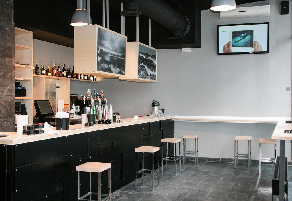 Mundaka Hostel & Sports Cafe Екстериор снимка