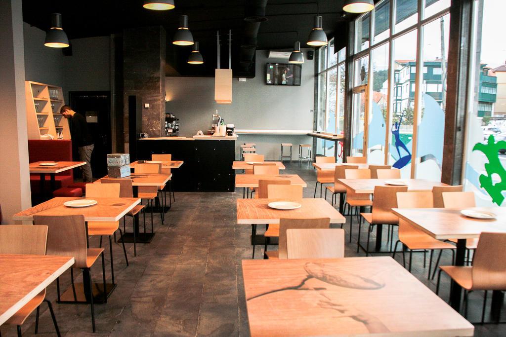 Mundaka Hostel & Sports Cafe Екстериор снимка