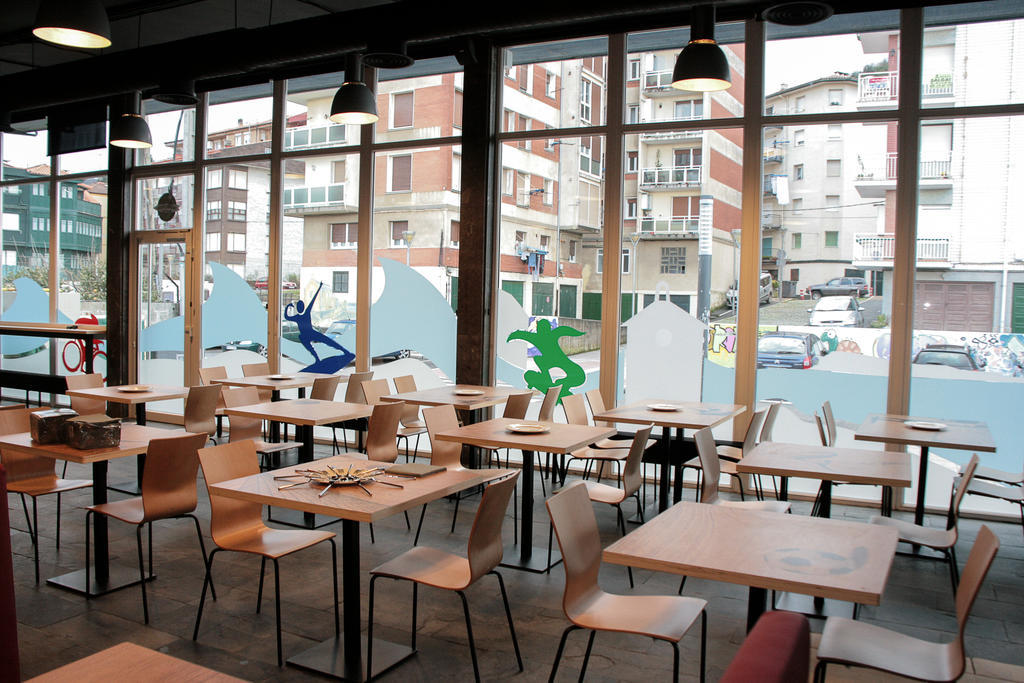 Mundaka Hostel & Sports Cafe Екстериор снимка